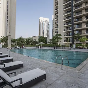 شقة Higuests - Artistic Apt With Balcony Overlooking Canal, دبي